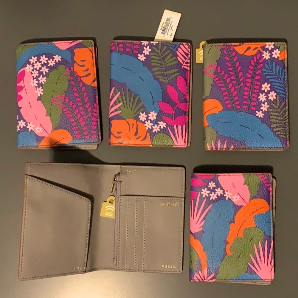 Fossil Passport Holder